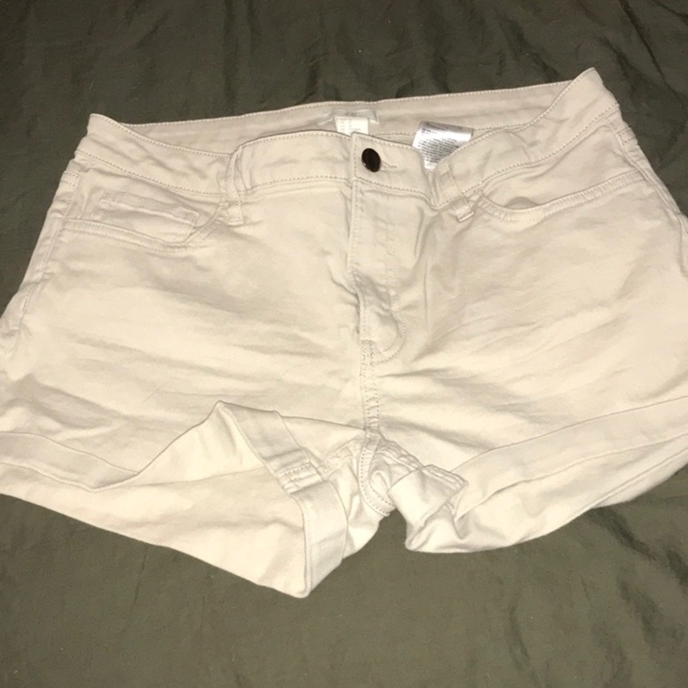H&M Cuffed Khaki Shorts